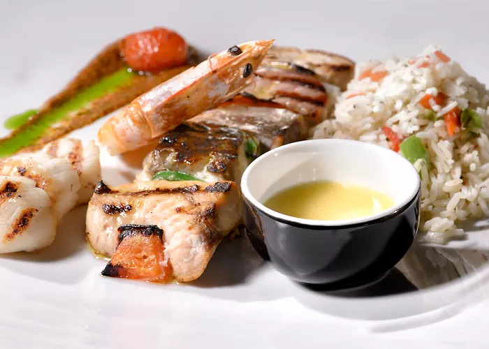 ペティノス ビーチ プラティス・ヤロス