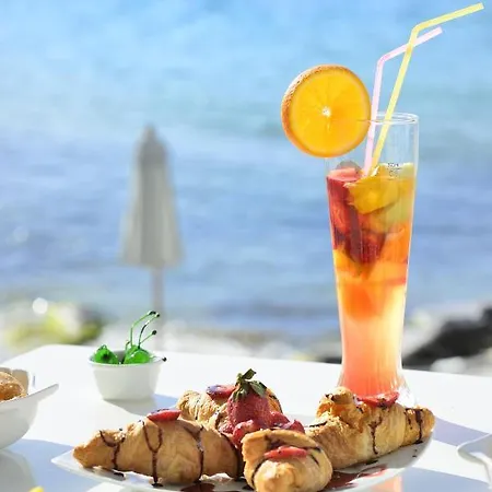 Petinos Hotel 4*